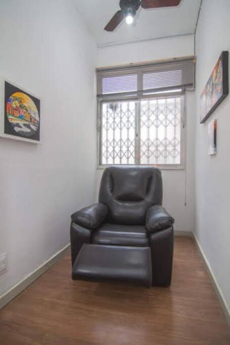 ריו דה ז'ניירו Apartamento Charmoso Na Praia De Copacabana מראה חיצוני תמונה